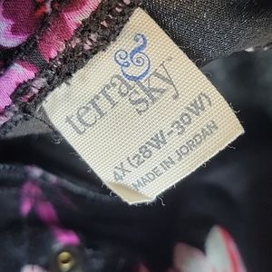 Floral plus size pants